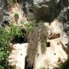 una grotta un tempo abitata in una cava canicattinese